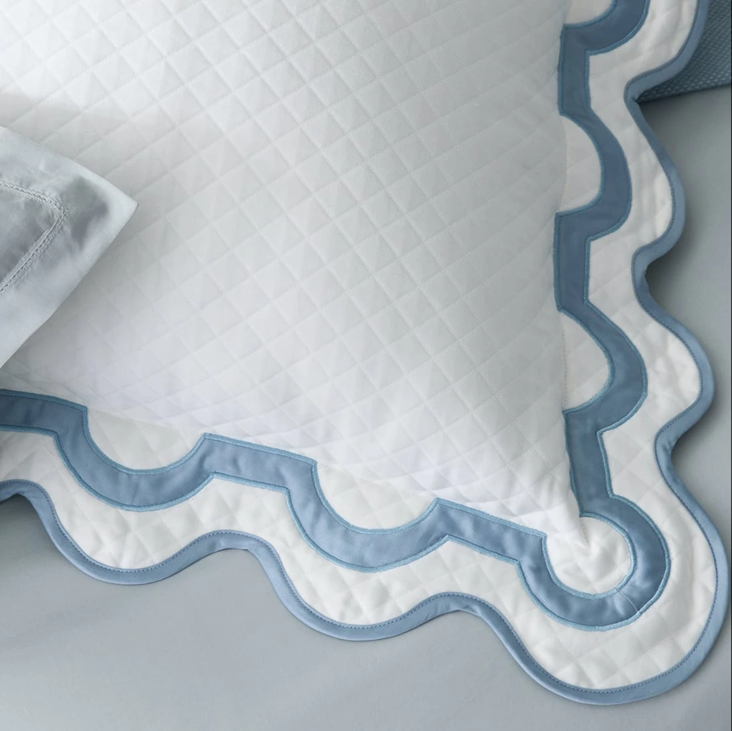 Mirasol Matelassé Coverlet + Shams 5 Mirasol Matelassé Coverlet + Shams - Image 5