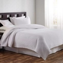 Flynn Matelassé Bedding Collection -Home Furnishings Flynn White 2bfcc0ef 0a4a 4ad2 949b 90dac8fed358