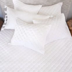 Layla Quilt + Shams -Home Furnishings Zoom 120521 Robshaw Marketings Beds11525