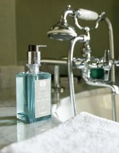 Acqua Hand & Body Wash -Home Furnishings hwaq 2 600x ad19c1fd 200a 4b9f ad7c 96f9198d61a2