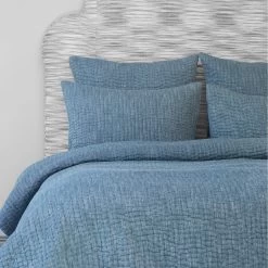 Vivada Woven Quilt + Shams -Home Furnishings peacockdetail