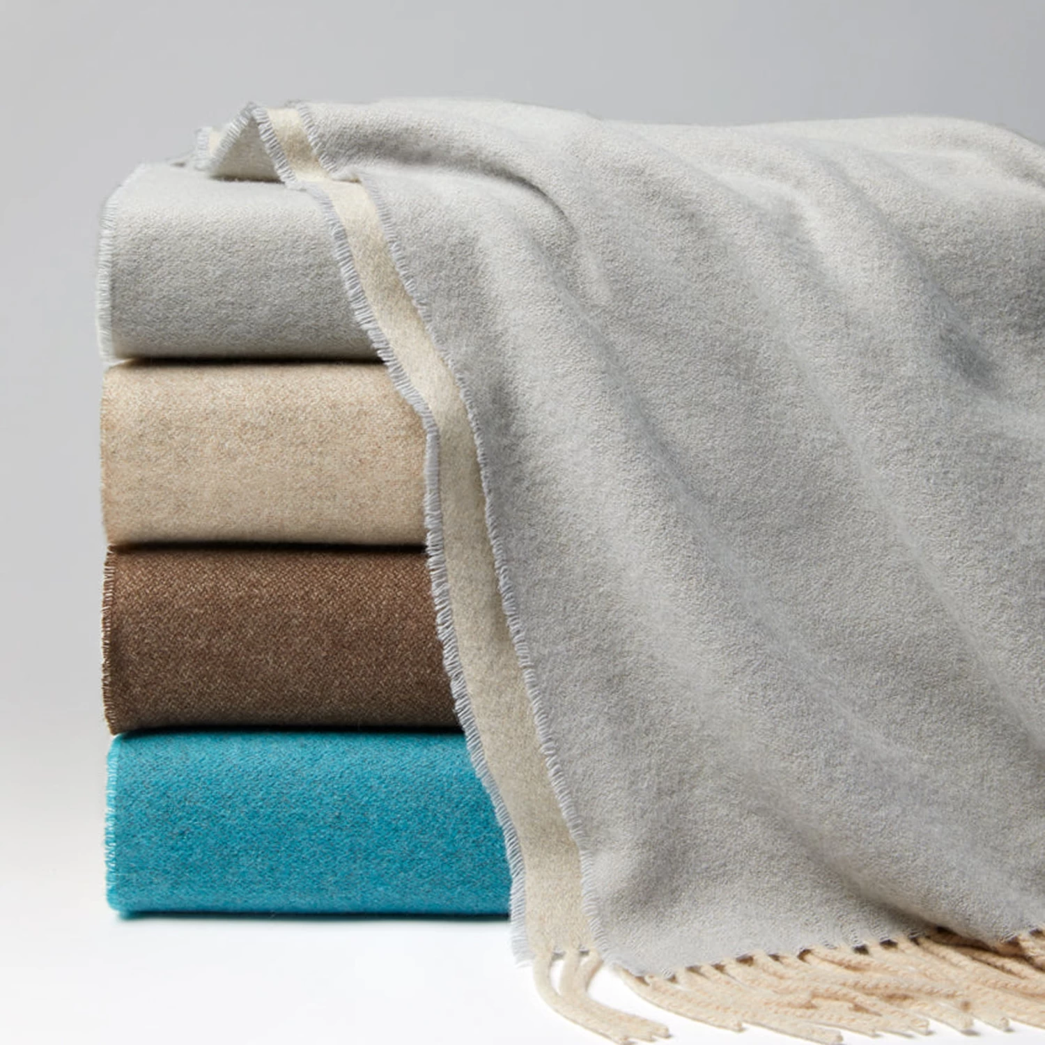 Renna Cashmere Throw 2 Renna Cashmere Throw - Image 2