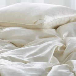 St. Petersburg Siberian White Goose Down Comforter -Home Furnishings st.petersburg comforter scandiahome siberianwhitedown 2 web