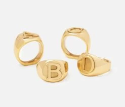 Clark Signet Napkin Ring In Gold