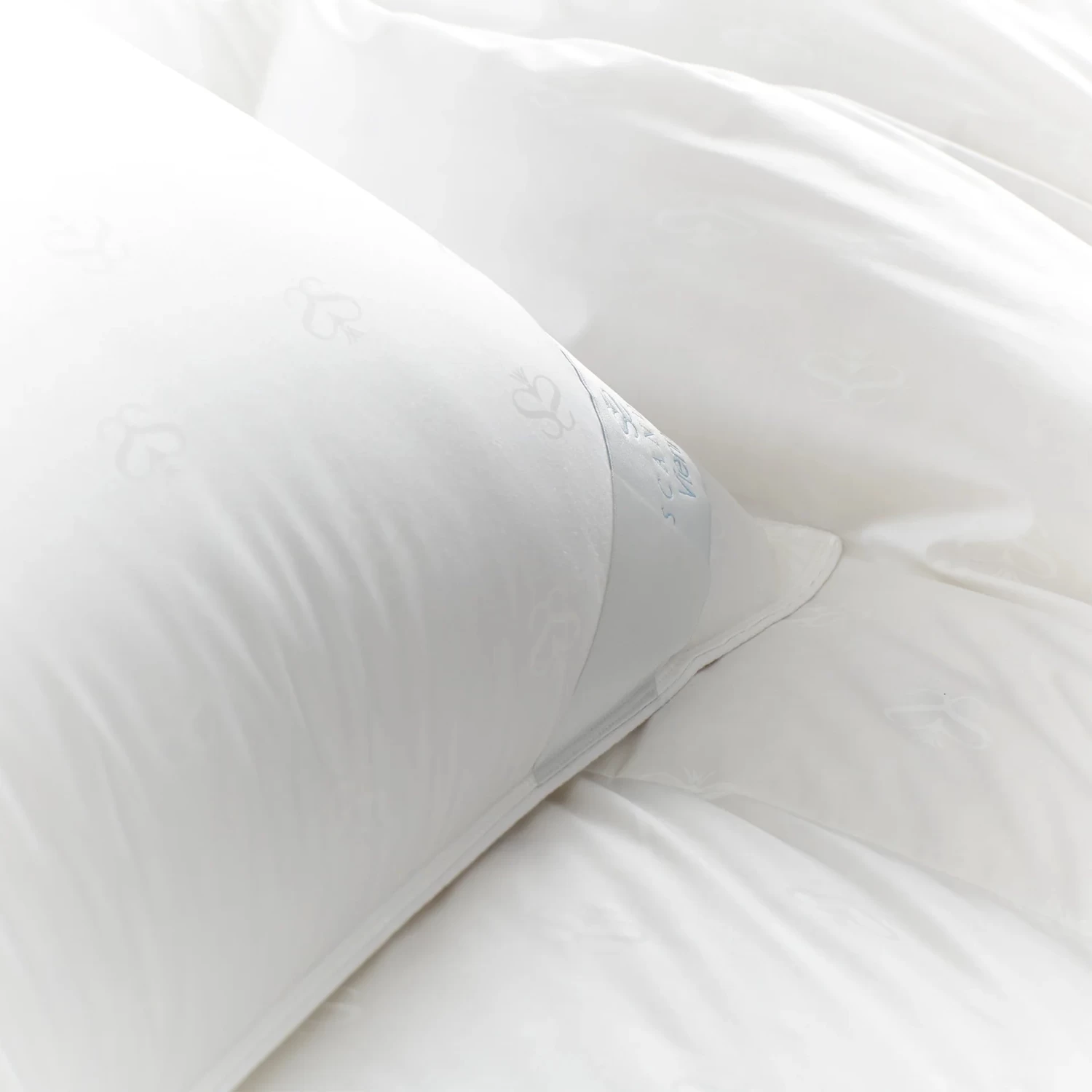 Vienna Polish White Goose Down Comforter 2 Vienna Polish White Goose Down Comforter - Image 2